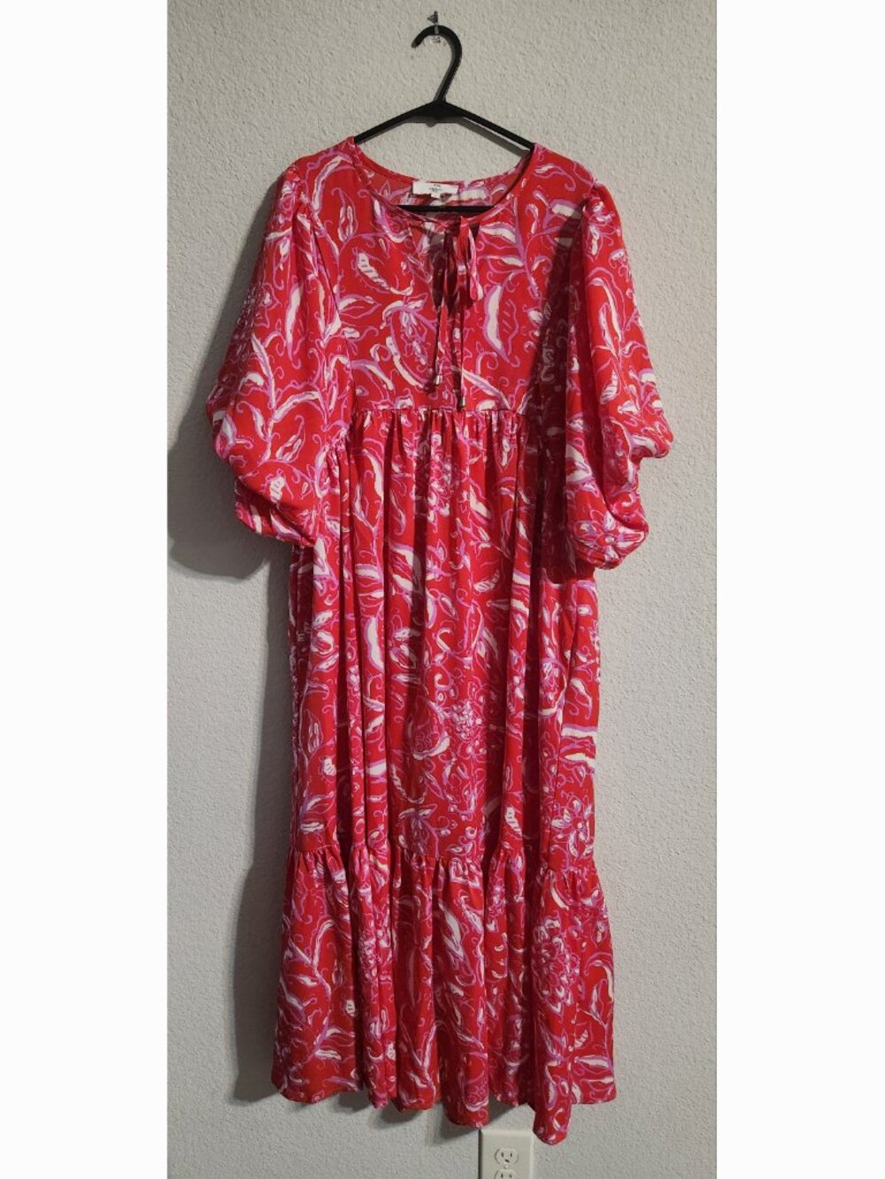 Entro Maxi dress Puff sleeves tiered red pattern size small
